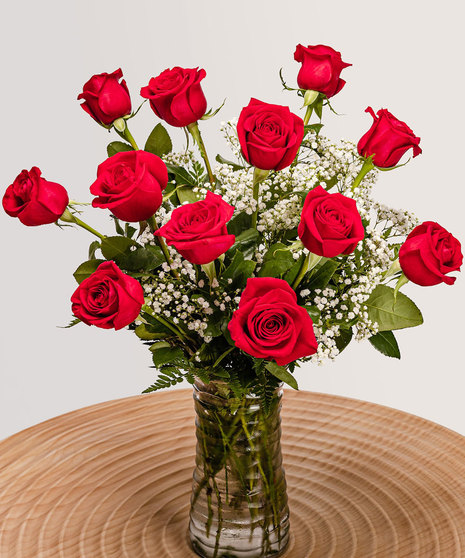 One Dozen Grand Red Roses